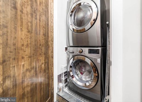 1011 Duke St, Alexandria VA 22314-3402 exterior