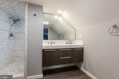 1310 Maple Ave, Lancaster PA 17603-4614 exterior