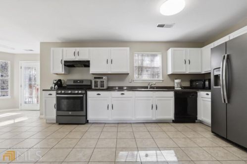 3513 Cameo Ct, Lithonia GA  30039-4844 exterior