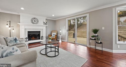 12524 Misty Water Dr, Herndon VA 20170-5702 exterior