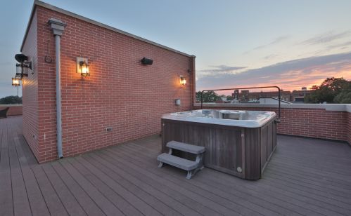 716 Schubert Ave, Chicago IL 60614-1247 exterior