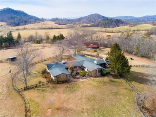 21 Wilson Ln, Fairview, NC 28730-9564