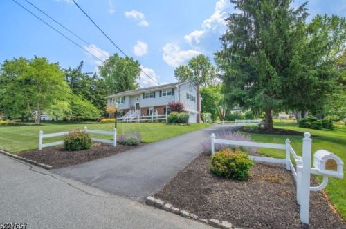 32 Dogwood Trl, Dover, NJ 07869-1033