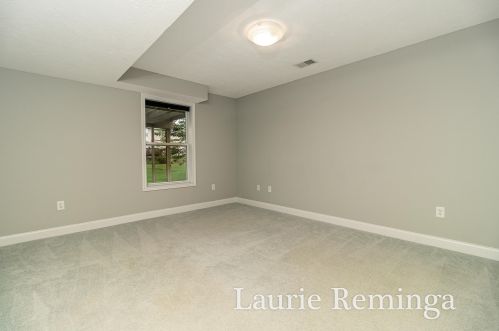 5450 Heathwood, Grand Rapids MI 49512-9514 exterior