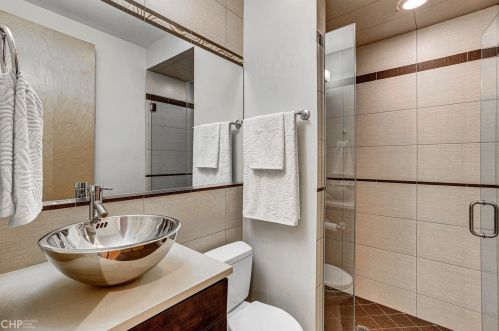 2020 Iowa St, Chicago IL  60622-5887 exterior