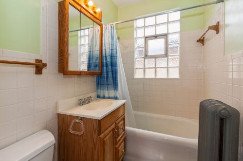 5353 Cullom Ave, Chicago IL 60641-1313 exterior