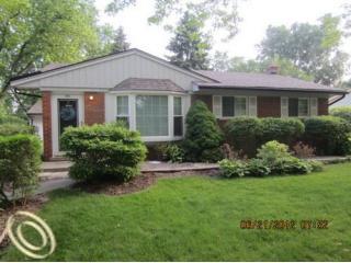 625 Rewold Dr, Rochester, MI 48307-2234