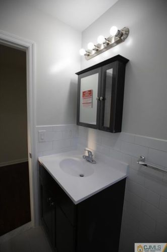 3707 Hana Rd, Edison NJ 08817-2550 exterior