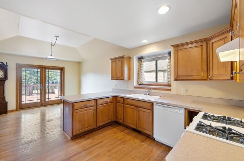 21855 Town Gate Dr, Macomb Township MI 48044-3791 exterior