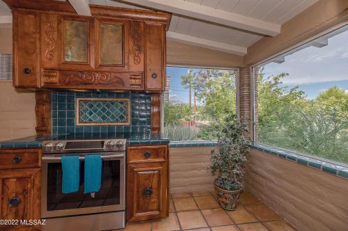 5410 Cresta Loma Dr, Tucson, AZ 85704-3702