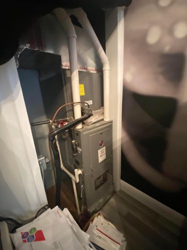 225 Jefferson St, Lowell MI 49331-1120 exterior