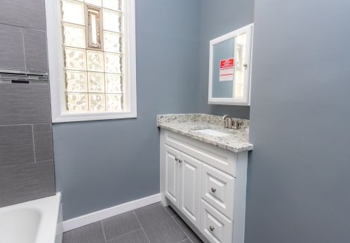 5835 Wabash Ave, Chicago IL 60637-2124 exterior