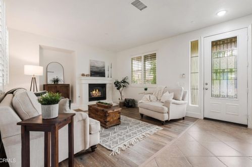 1404 Donegal Way, Oxnard CA  93035-1442 exterior