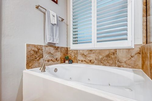 3310 Pne Chase Dr, Montgomery TX 77356-7900 exterior