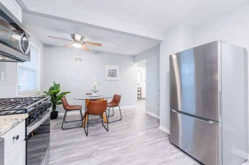 9504 Palmetto Ave, Milwaukee WI  53222-1558 exterior