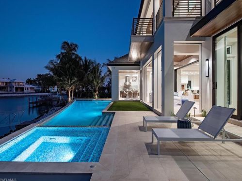 3163 Gin Ln, Naples FL 34102-7817 exterior