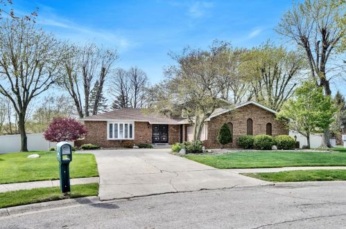 7412 Pierce Pl, Gary, IN 46410-4680