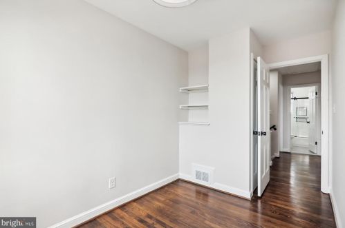 4963 12 St, Washington DC 20003-1414 exterior