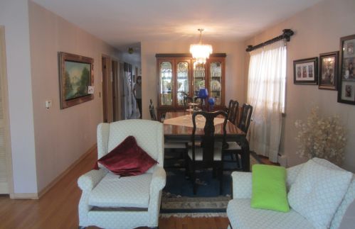 8544 Berwyn Ave, Chicago IL 60640-2005 exterior