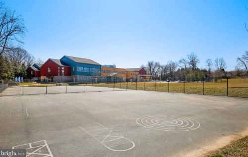 8402 Bells Ridge Ter, Rockville MD 20854-2799 exterior