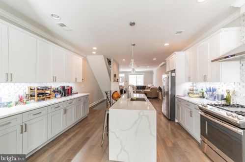 1239 17 St, Philadelphia PA 19121-5029 exterior