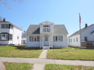 4132 5th Pl, Milwaukee WI  53207-4338 exterior