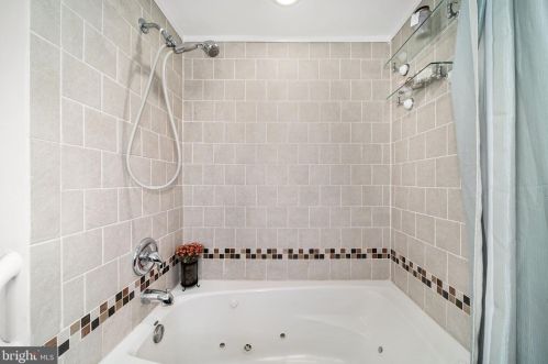 160 Paxon Holw Rd, Media PA 19063-1163 exterior