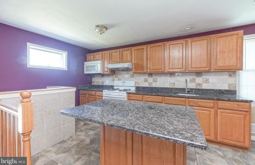 15 Pne St, Camden NJ 08103-3353 exterior