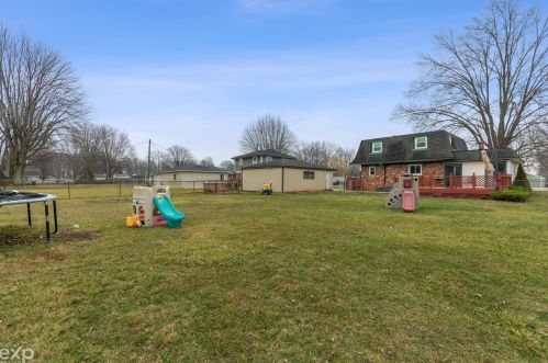 48186 Mdw Ln, New Baltimore MI 48051-2951 exterior