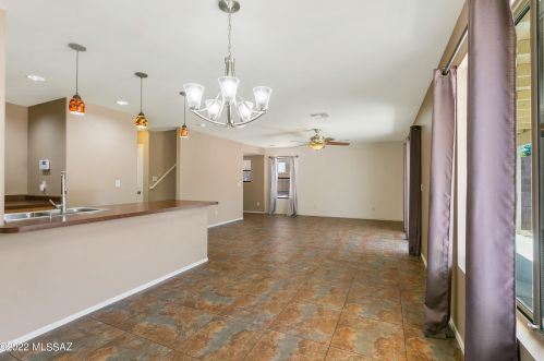 9966 Emberwood Dr, Tucson AZ 85748-5114 exterior