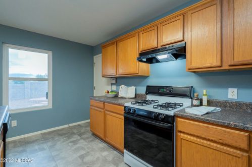 2213 Mcconnell Dr, Tucson AZ 85710-8091 exterior