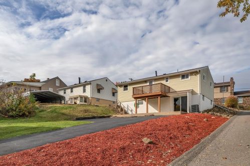 1255 Chestnut St, Monaca PA 15061-1042 exterior