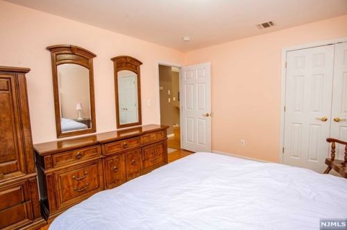 218 Manhattan Ter, Dumont NJ  07628-2234 exterior