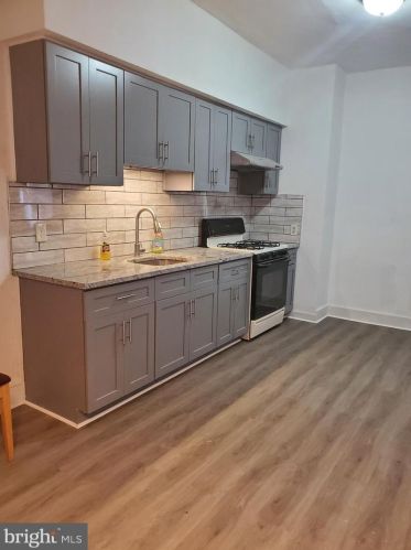 4122 5th St, Philadelphia, PA 19140-2614