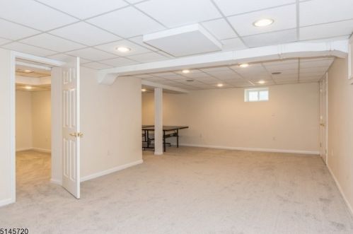 6 Tudor Oval, Westfield NJ 07090-2223 exterior