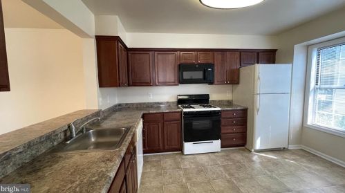 10130 Avenel Gardens Ln, Silver Spring MD  20903-1735 exterior