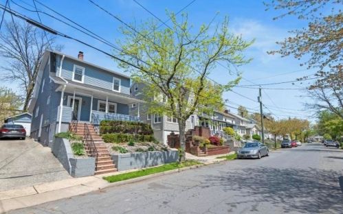 51 Hughes St, Maplewood NJ  07040-3303 exterior