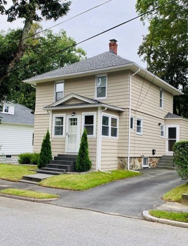 19 Barr St, Worcester, MA 01602-1803