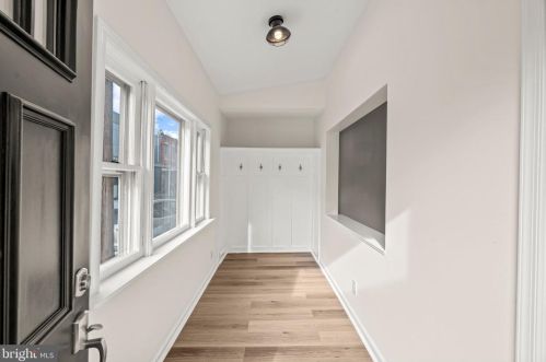 4469 Livingston St, Philadelphia, PA 19137-1621