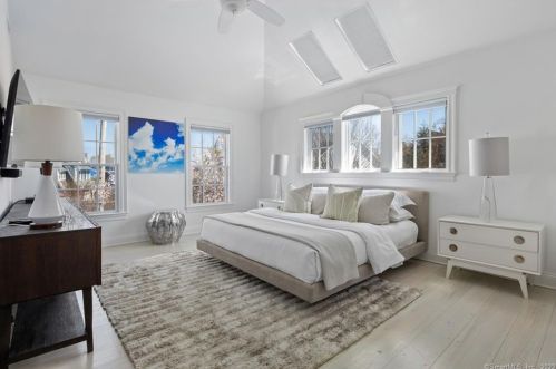 42 Danbury Ave, Westport CT  06880-6821 exterior