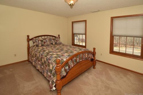 118 Blue Rdg Dr, Vernon CT 06066-5803 exterior