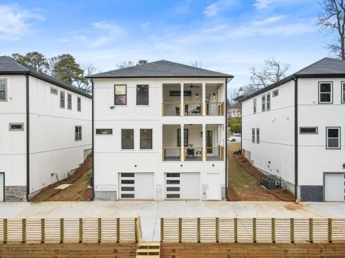 2020 Cambridge Ave, Atlanta GA 30337-1816 exterior