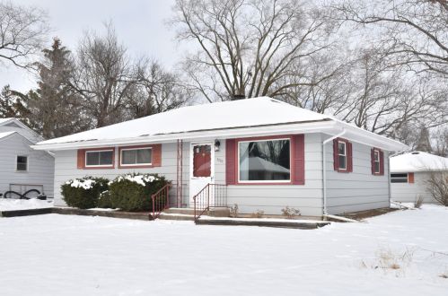 3200 Birchwood Ave, Milwaukee, WI 53221-4035