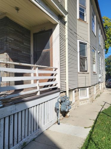 1408 Greenfield Ave, Milwaukee WI  53204-2764 exterior