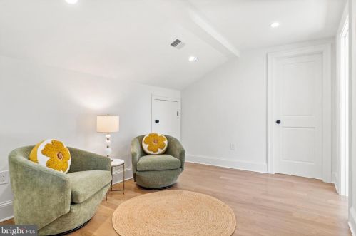 4420 Fessenden St, Washington DC  20016-4054 exterior