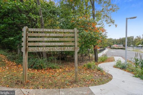 218 Forest Ave, Rockville MD 20850-1820 exterior