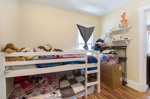 1608 Bank St, Kalamazoo MI 49001-2909 exterior