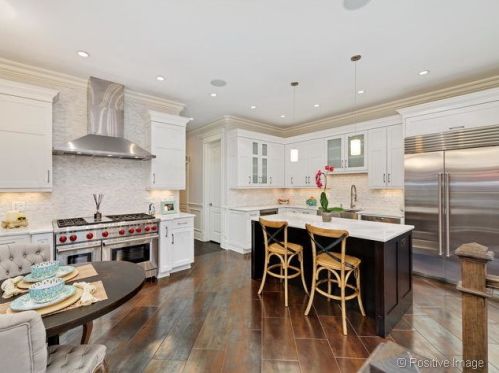 1126 Lill Ave, Chicago IL 60614-2018 exterior