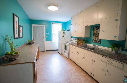 221 15 Ave, Duluth MN 55805-2332 exterior