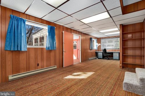 1323 Grandin Ave, Rockville MD 20851-1155 exterior